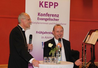 Landrat Georg Grabner im Gespräch mit Oberkirchenrat Oliver Bierbaum