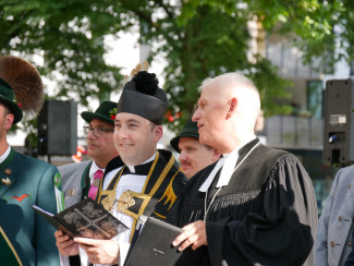 Stadtpfarrer Konrad Roider, Dekan Peter Bertram